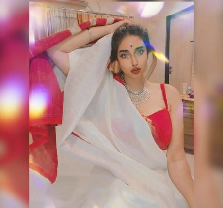 Nayoni Dutta onlyfans content type