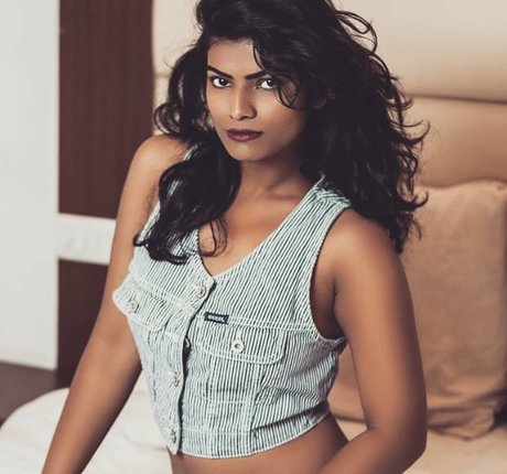 Nidhi Goel Profile pic