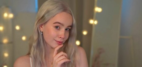 deni__dragons__ onlyfans leaked pictures