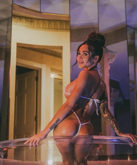 Leena Wild onlyfans naked pics