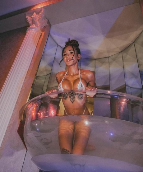 Leena Wild onlyfans leakes