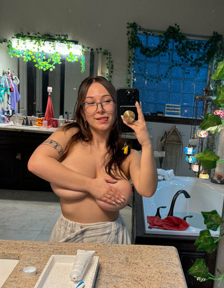 bigtittygothegg onlyfans photos