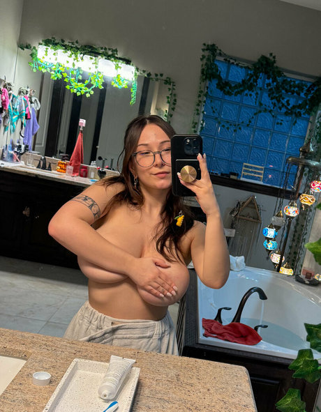 bigtittygothegg onlyfans photos