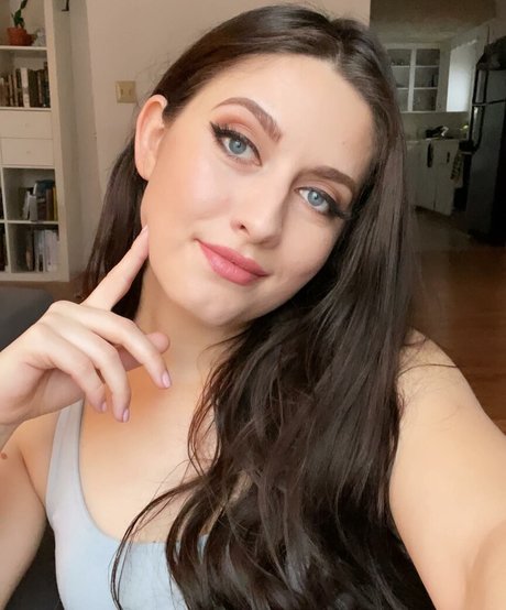 Ashley Jolly Profile pic