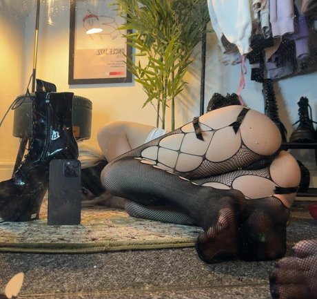 Definitelyjesus_ onlyfans leaked sex