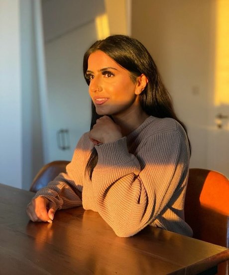 Tindy Kaur onlyfans leaka