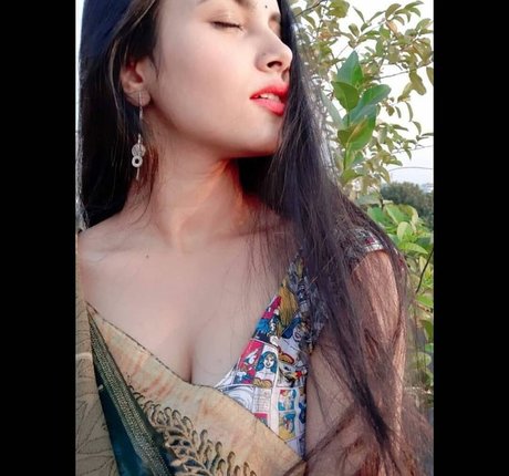 Aarohi Verma onlyfans leaks
