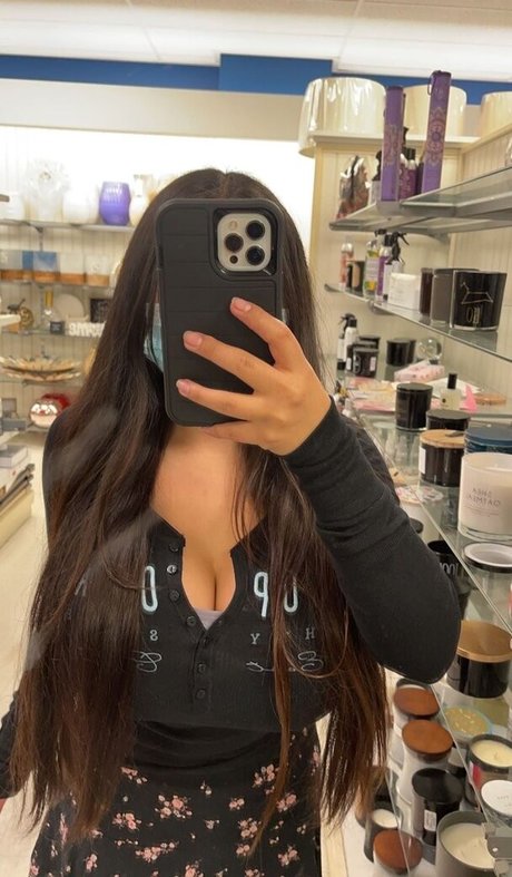 Karla Vilagomez onlyfans nude tits