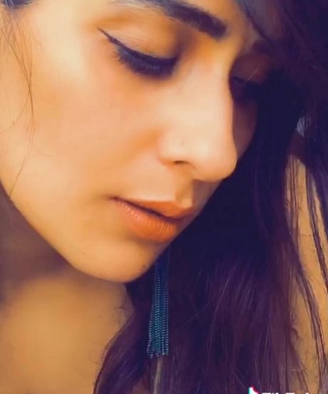 Vansheen Verma Sumbriya onlyfans strip tease