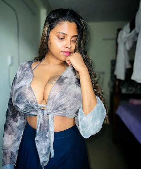 Elakkiya Rajendran onlyfans pics