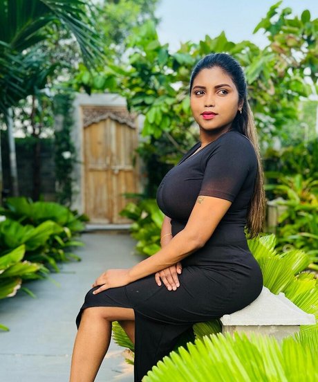 Elakkiya Rajendran onlyfans x