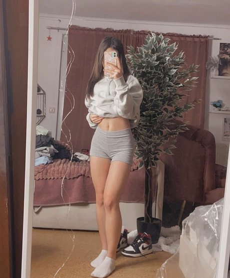 Doreengnadi onlyfans model images