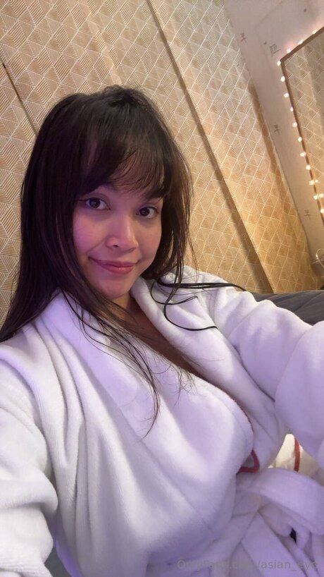 asian eye onlyfans photos
