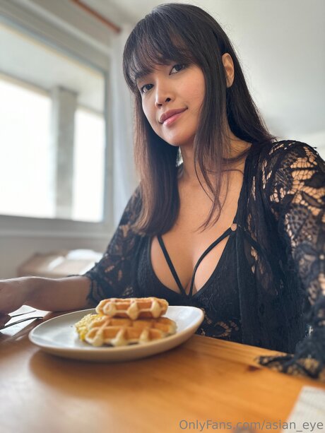 asian eye only fans pic