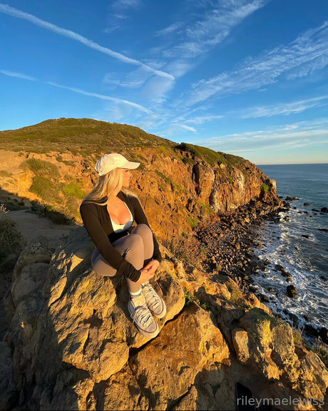 rileymaetwo onlyfans pics