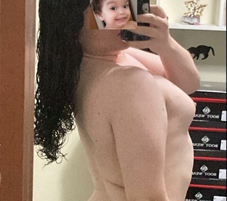 bellaerthal onlyfans nude leaked