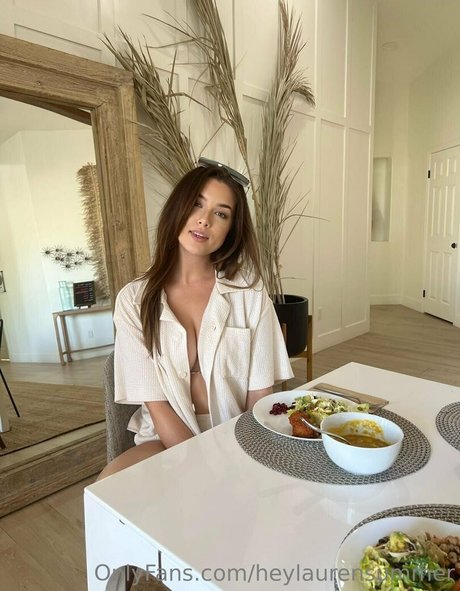heylaurensummer onlyfans photo