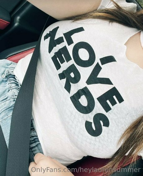 heylaurensummer onlyfans topless