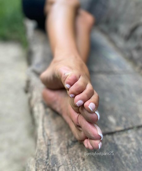 Jessyfeetparis naked onlyfans leak