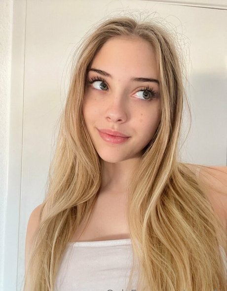 enya4u onlyfans nude porn