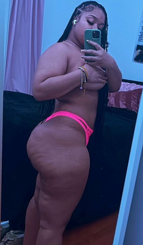 TheRiahRed naked onlyfans pics