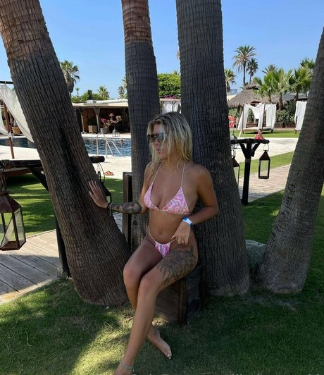 lilydawson01 onlyfans tits