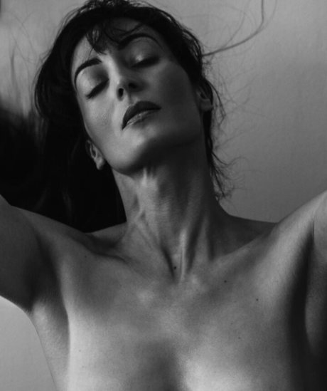 Laetitia Eido onlyfans striptease