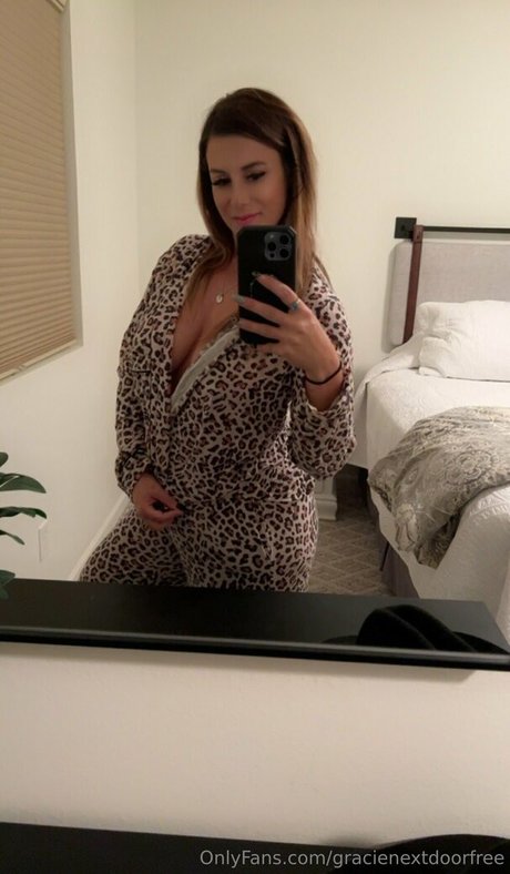 gracienextdoorfree hot onlyfans