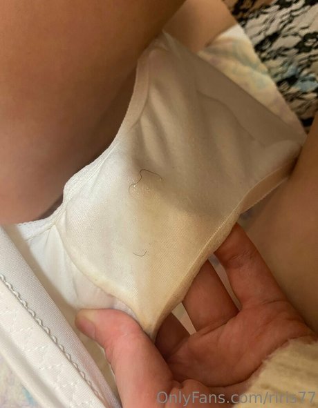 riris77 onlyfans leaked pictures