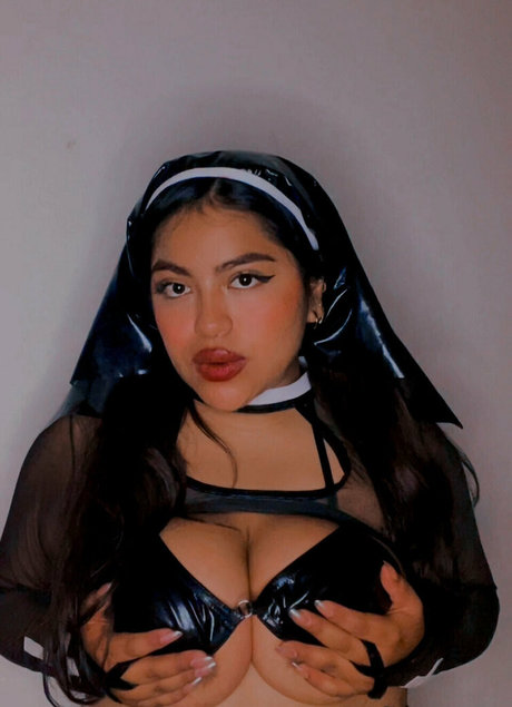 Isa Hernandez only fans photos