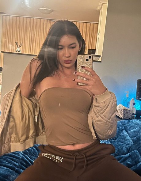 Bella Hancock onlyfans public photos