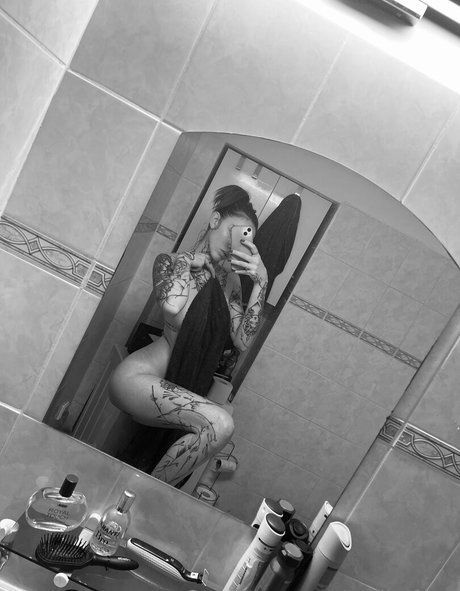 sofikafoxx boobs onlyfans