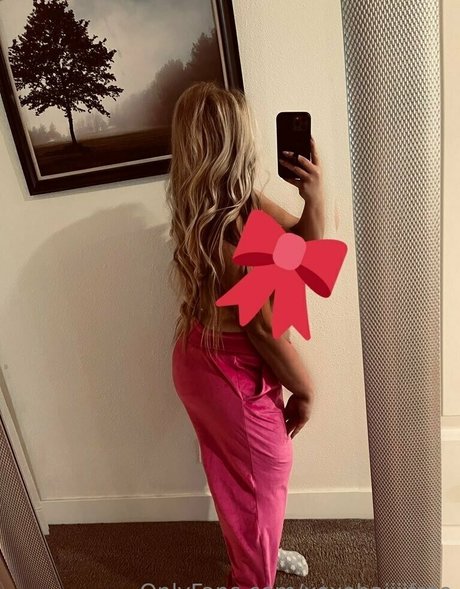 xoxobaiiiifree onlyfans model photos