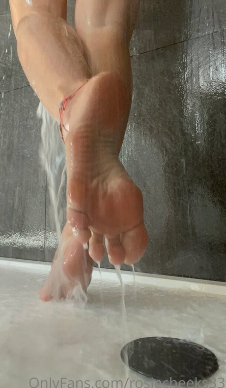 rosiecheeks33 onlyfans leak new