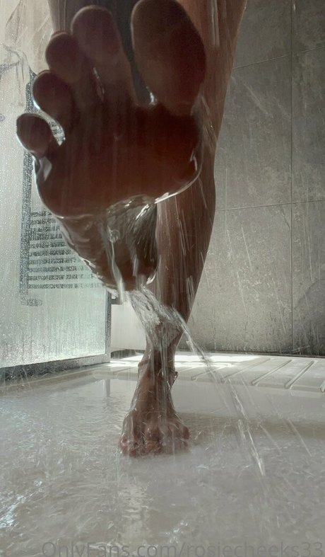 rosiecheeks33 onlyfans nude porn