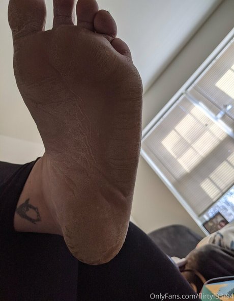 flirtyf33t94 leaked onlyfans content