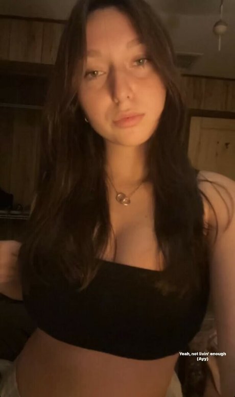 altomaremeleana onlyfans topless