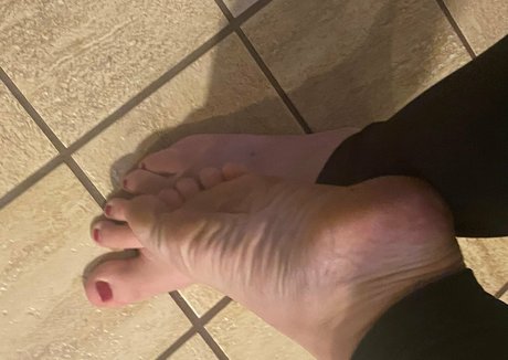 sarasoles2324 onlyfans naked