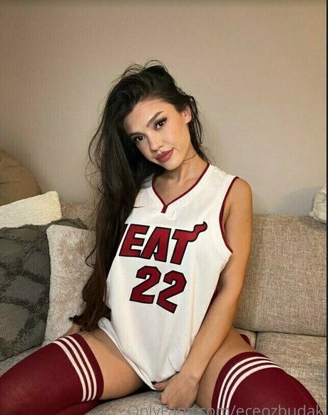 eceozbdk onlyfans leaks nudes