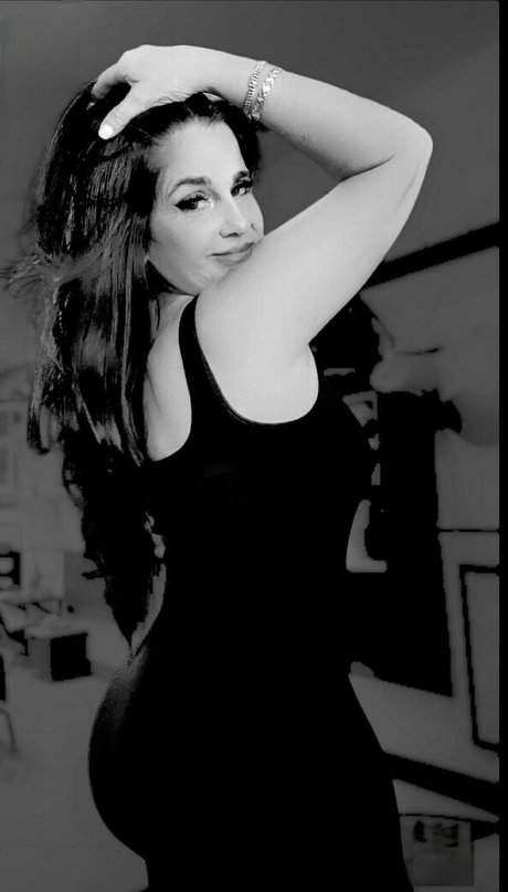 Evelyn Alvarez onlyfans leams