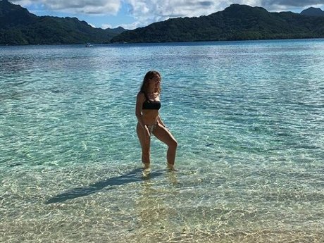 Holly Taylor leaks only fans