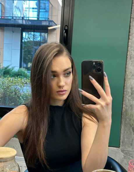 valerie chantal only fans sex