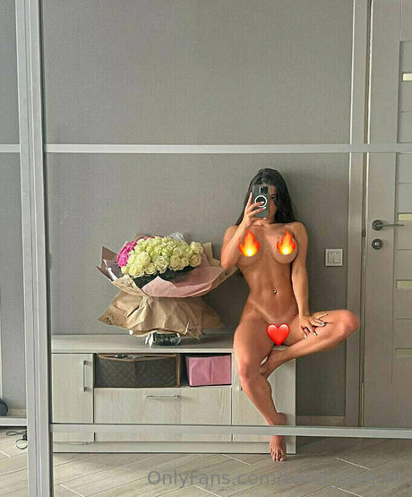 bella love fit onlyfans leajs