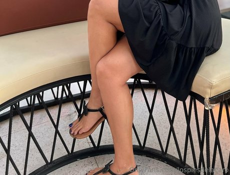 lospiesdelacaro onlyfans boobs