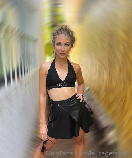 lauragetshigh only fans xxx