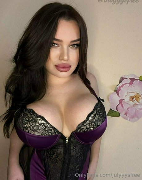 julyyysfree onlyfans leaked pictures