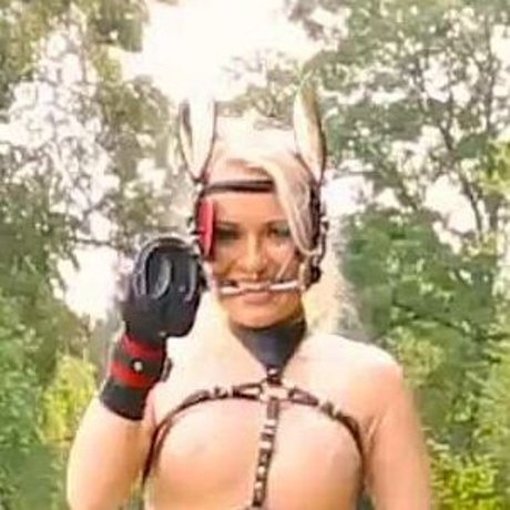 Lara Larsen onlyfans nudes