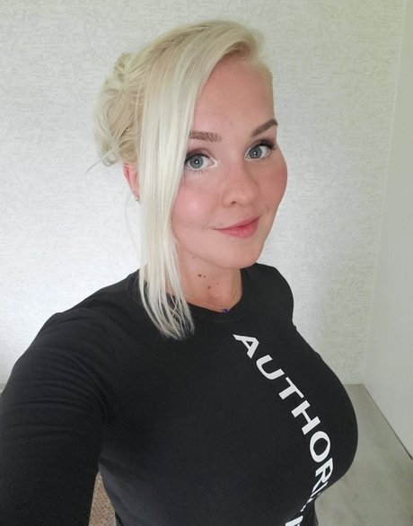 Emilia Linden onlyfans leak porn