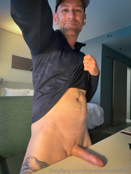 Threatlevelmiddnite onlyfans hot