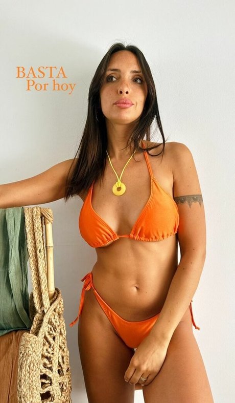 Carola Almiron onlyfans model